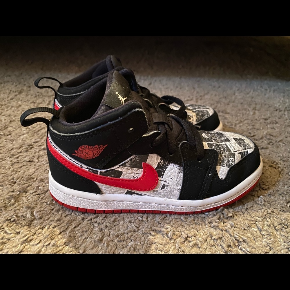 Air Jordan 1 mid SE size 9C red black white